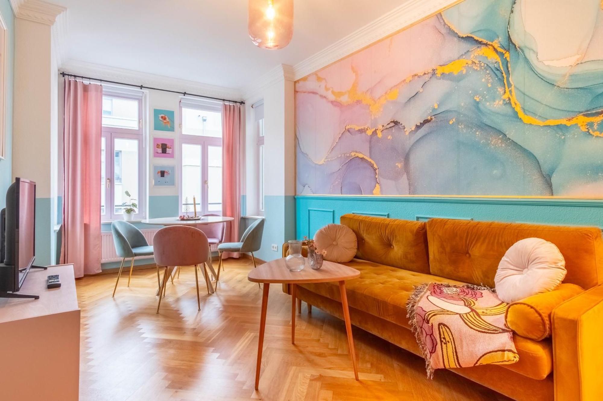 Colorful, Working Place, Netflix, Sight Seeing Λειψία Εξωτερικό φωτογραφία